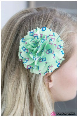 Do You SQUARE to Tell the Truth - Paparazzi hair clip