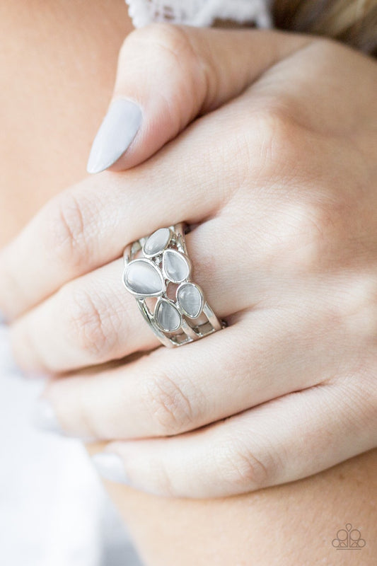 Dreamy Glow - silver - Paparazzi ring