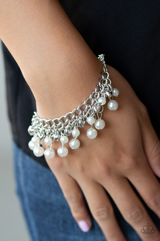 Duchess Diva - white - Paparazzi bracelet
