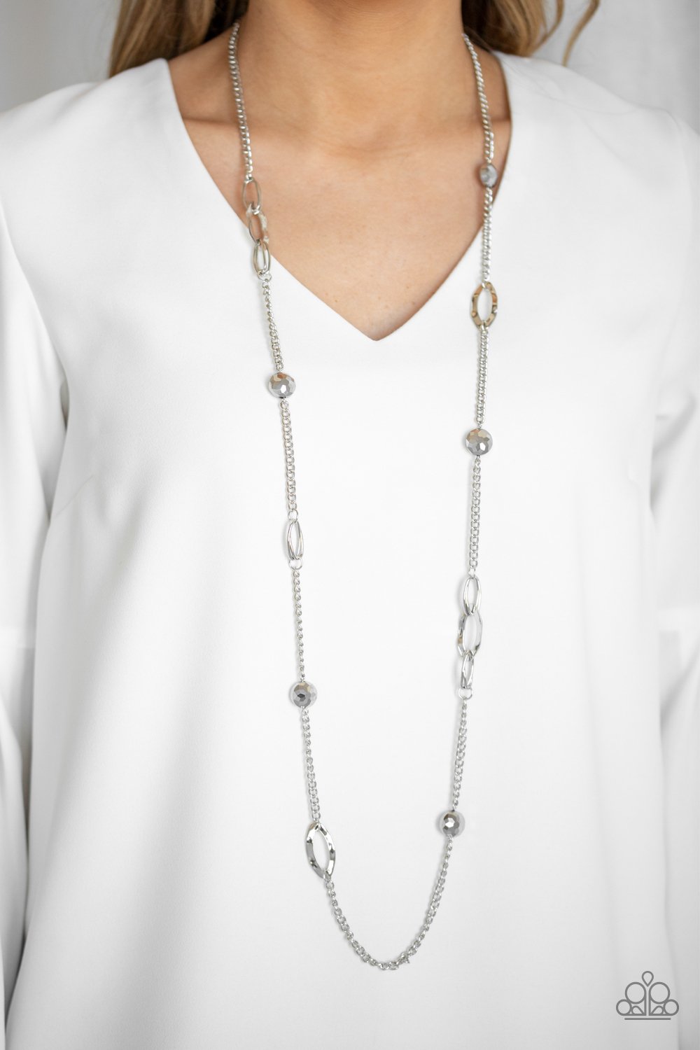 Duchess Dazzle-silver-Paparazzi necklace