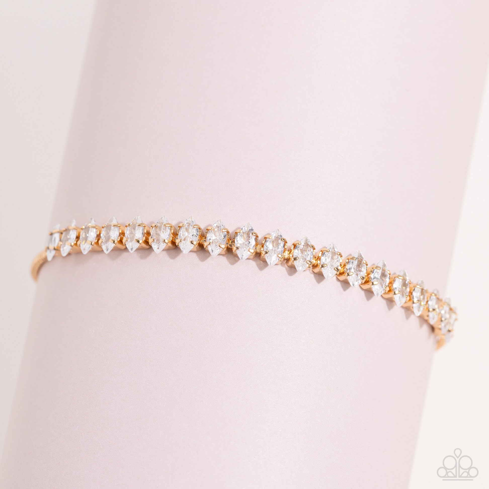 Dynamic Diamonds - gold - Paparazzi bracelet
