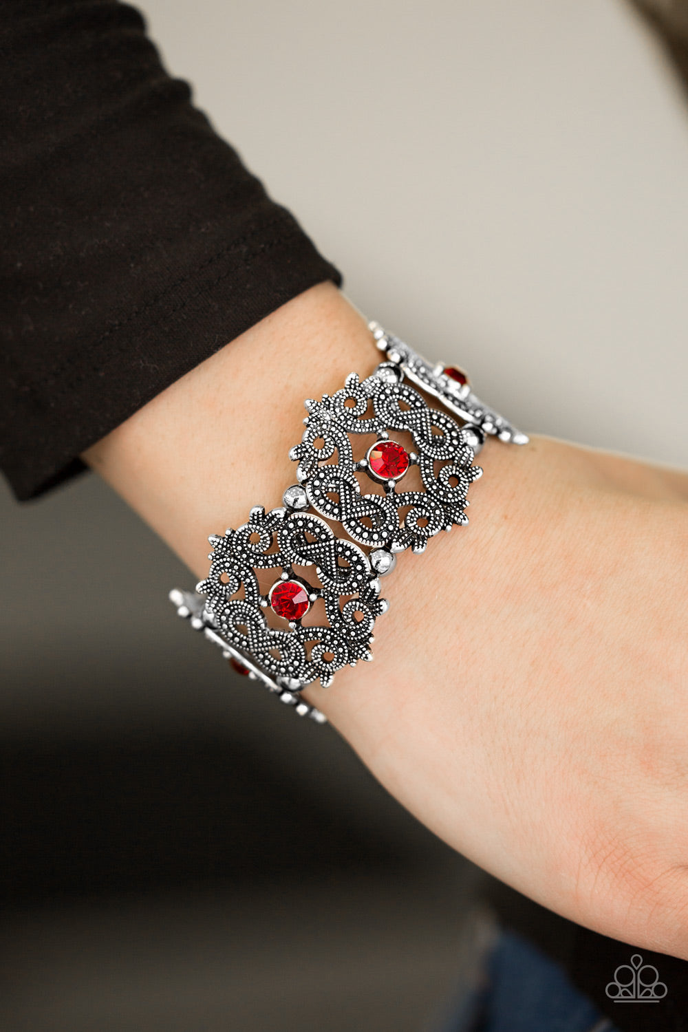 EMPRESS-ive Shimmer - red - Paparazzi bracelet