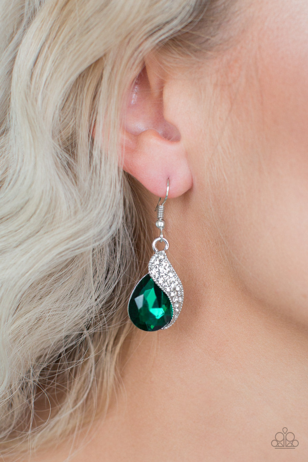 Easy Elegance - green - Paparazzi earrings