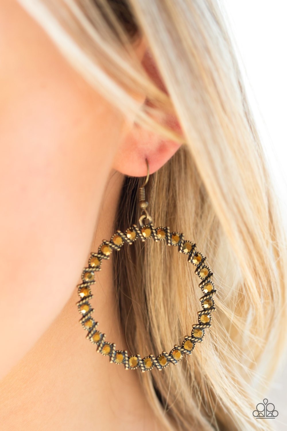 Enlighten Me - brass - Paparazzi earrings