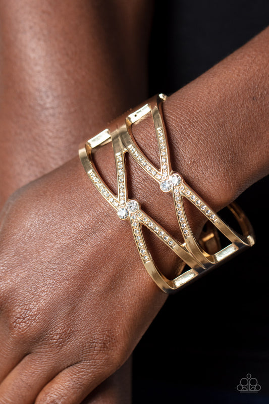 Entrancing Etiquette - gold - Paparazzi bracelet