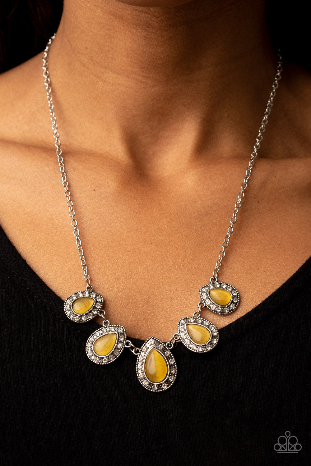 Everlasting Enchantment - yellow - Paparazzi necklace