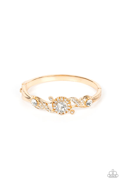 Expert Elegance - gold - Paparazzi bracelet