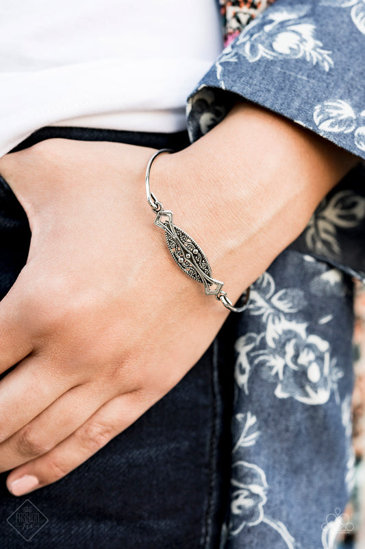 Exquisitely Empress - silver - Paparazzi bracelet