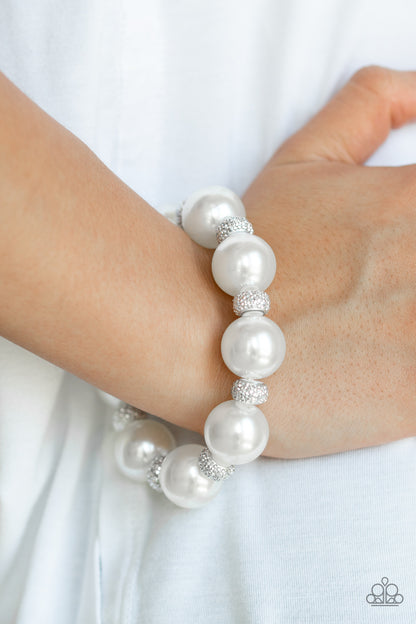 Extra Elegant - white - Paparazzi bracelet