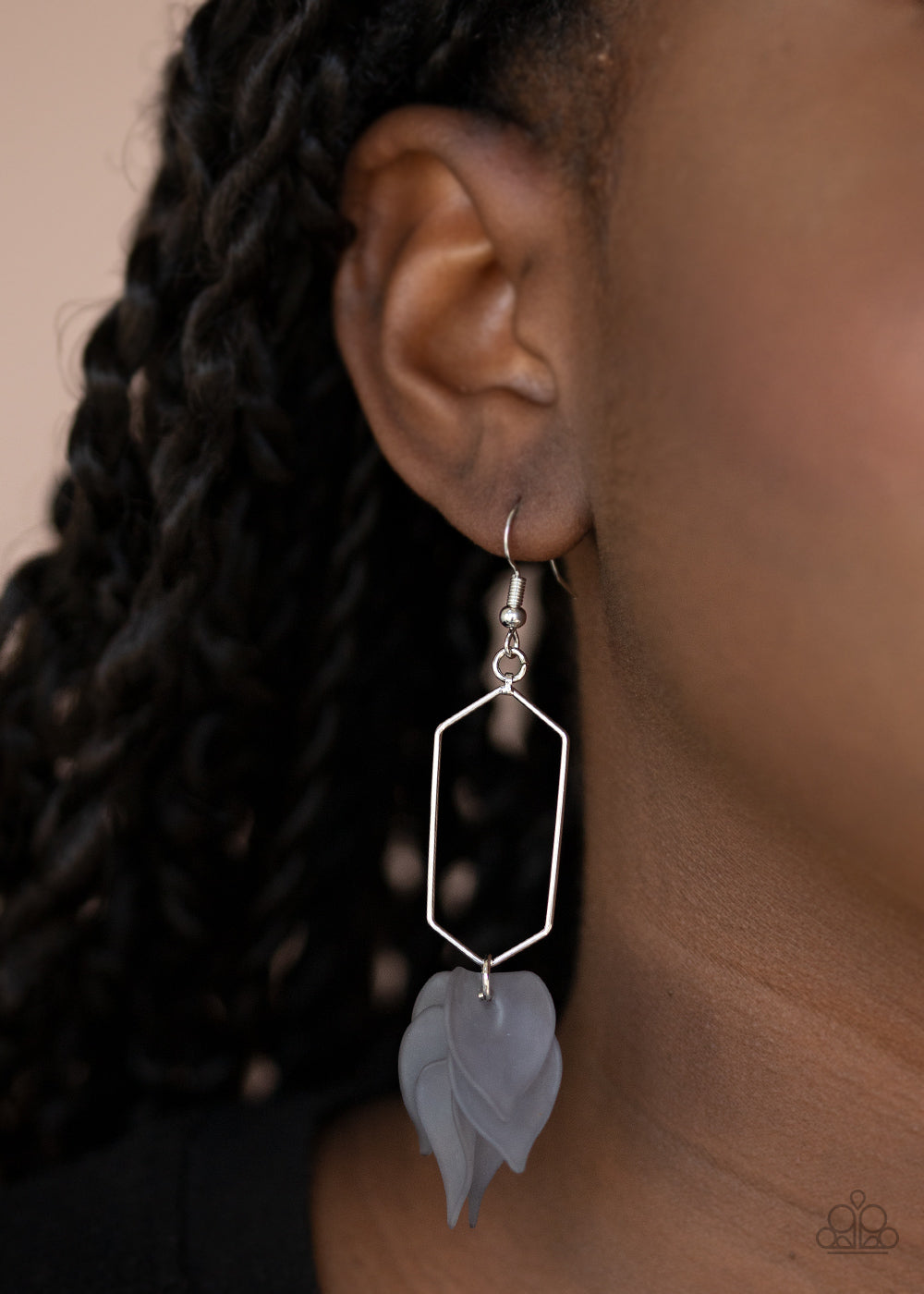 Extra Ethereal - silver - Paparazzi earrings