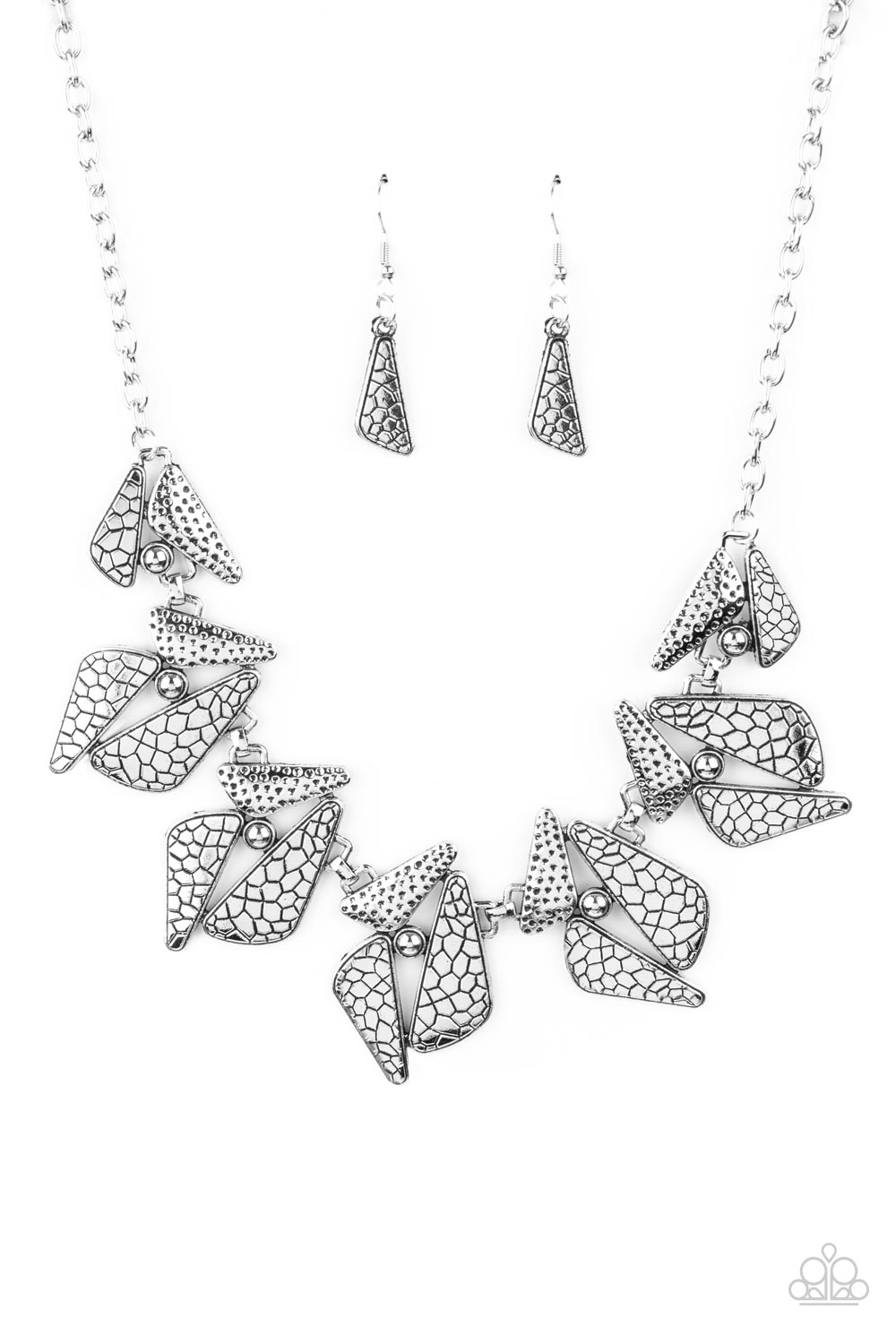 Extra Expedition - silver - Paparazzi necklace