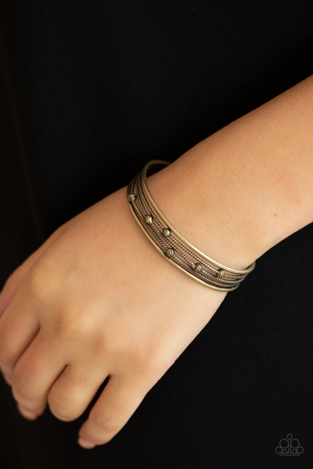 Extra Expressive - brass - Paparazzi bracelet