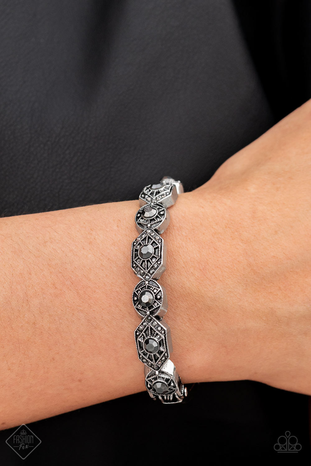 Eye-Opening Opulence - silver - Paparazzi bracelet