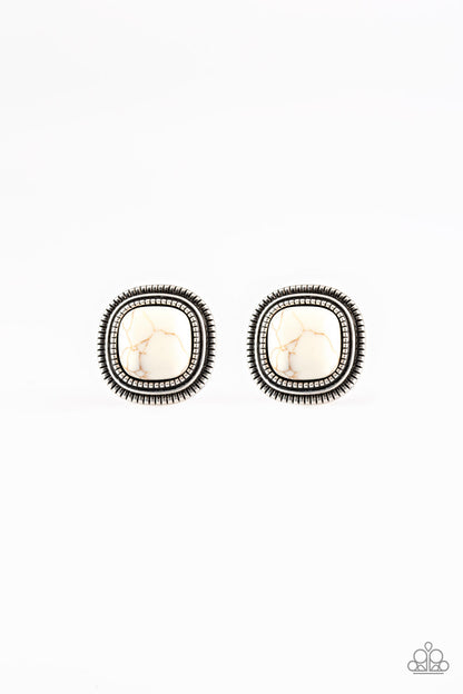 FRONTIER Runner - white - Paparazzi earrings