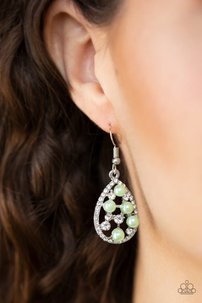 Fabulously Wealthy - green - Paparazzi earrings