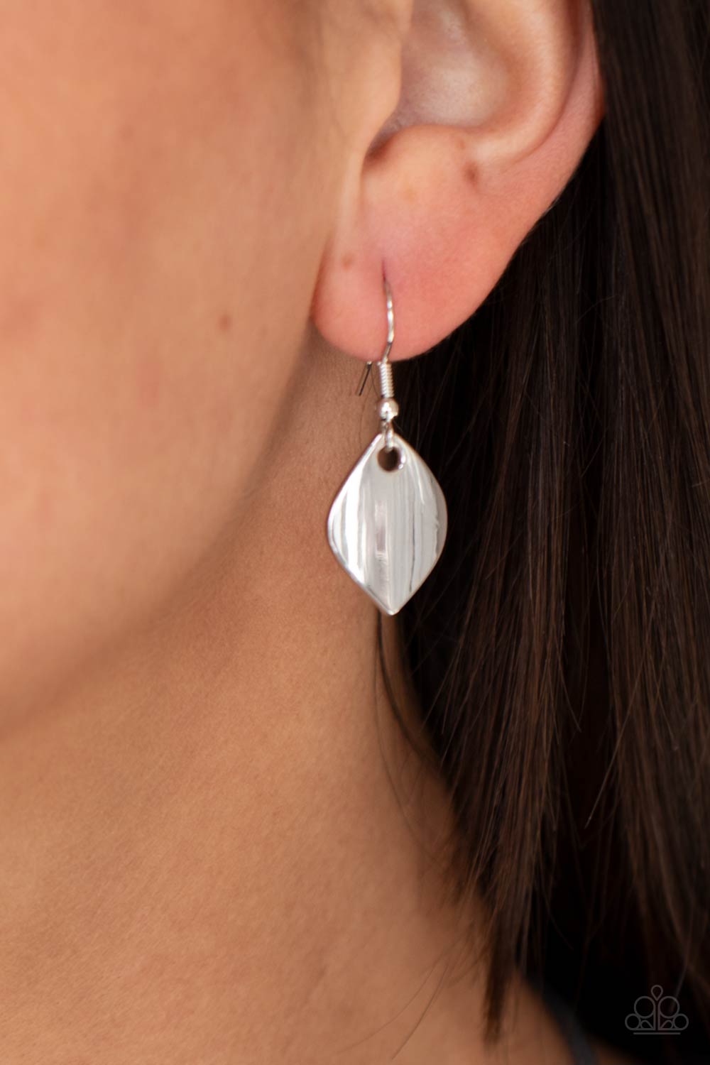 Face The ARTIFACTS - silver - Paparazzi necklace