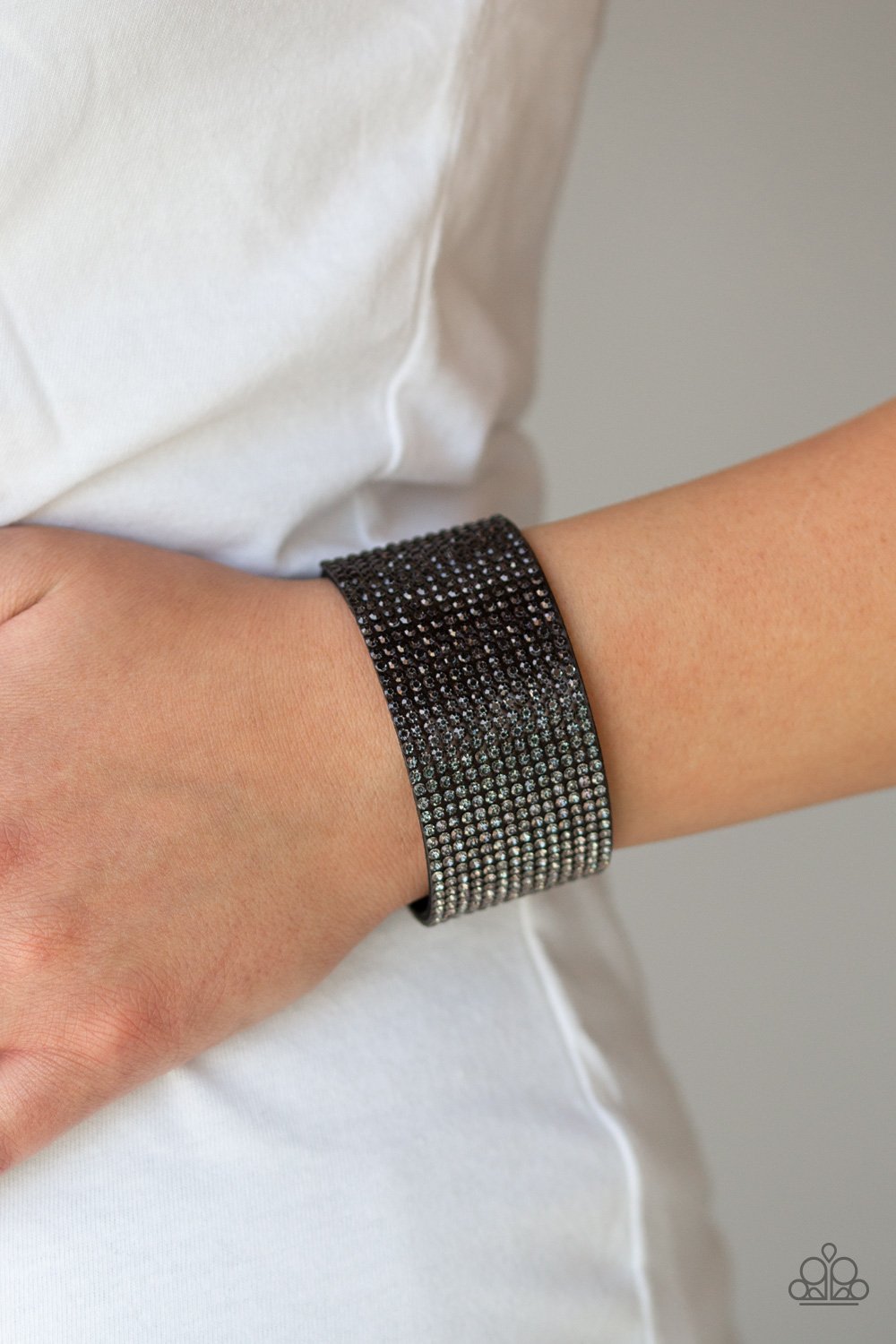 Fade Out-black-Paparazzi bracelet