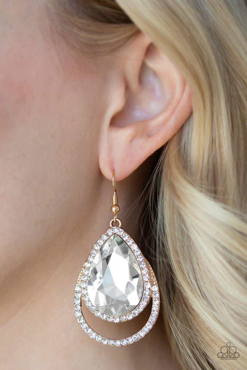 Famous-gold-Paparazzi earrings