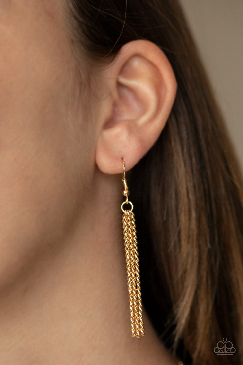 Fanned Out Fashion - gold - Paparazzi necklace