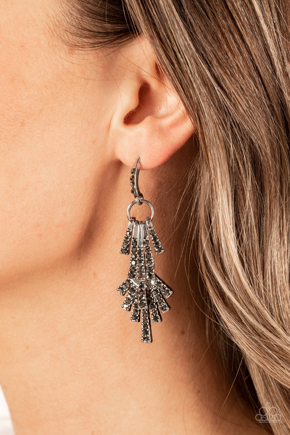 Fan of Glam - silver - Paparazzi earrings