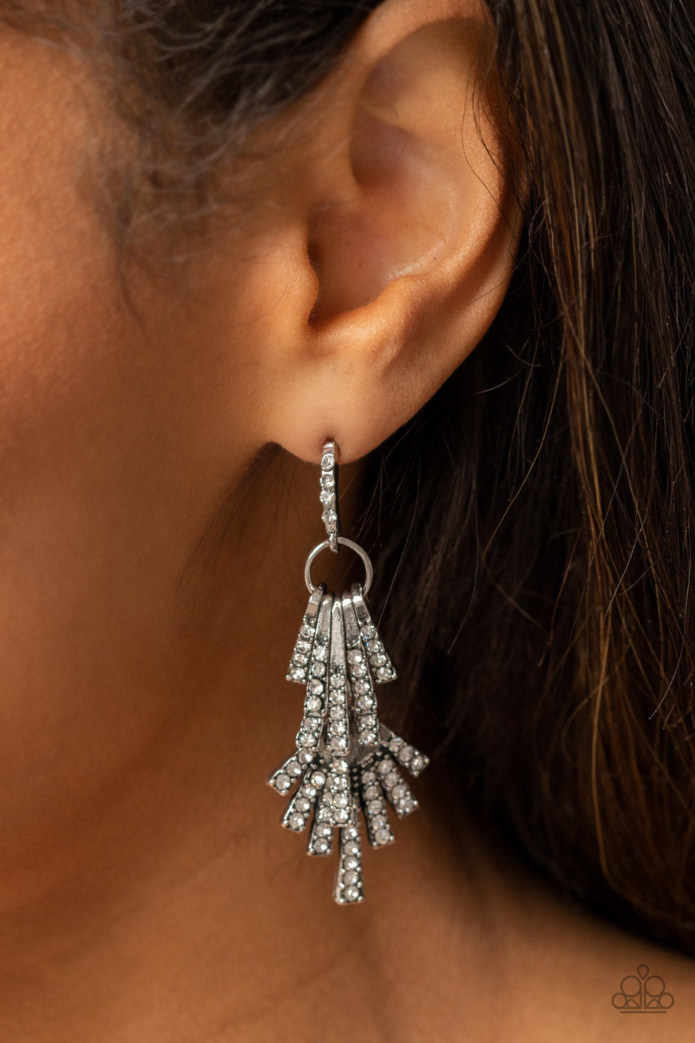 Fan of Glam - white - Paparazzi earrings