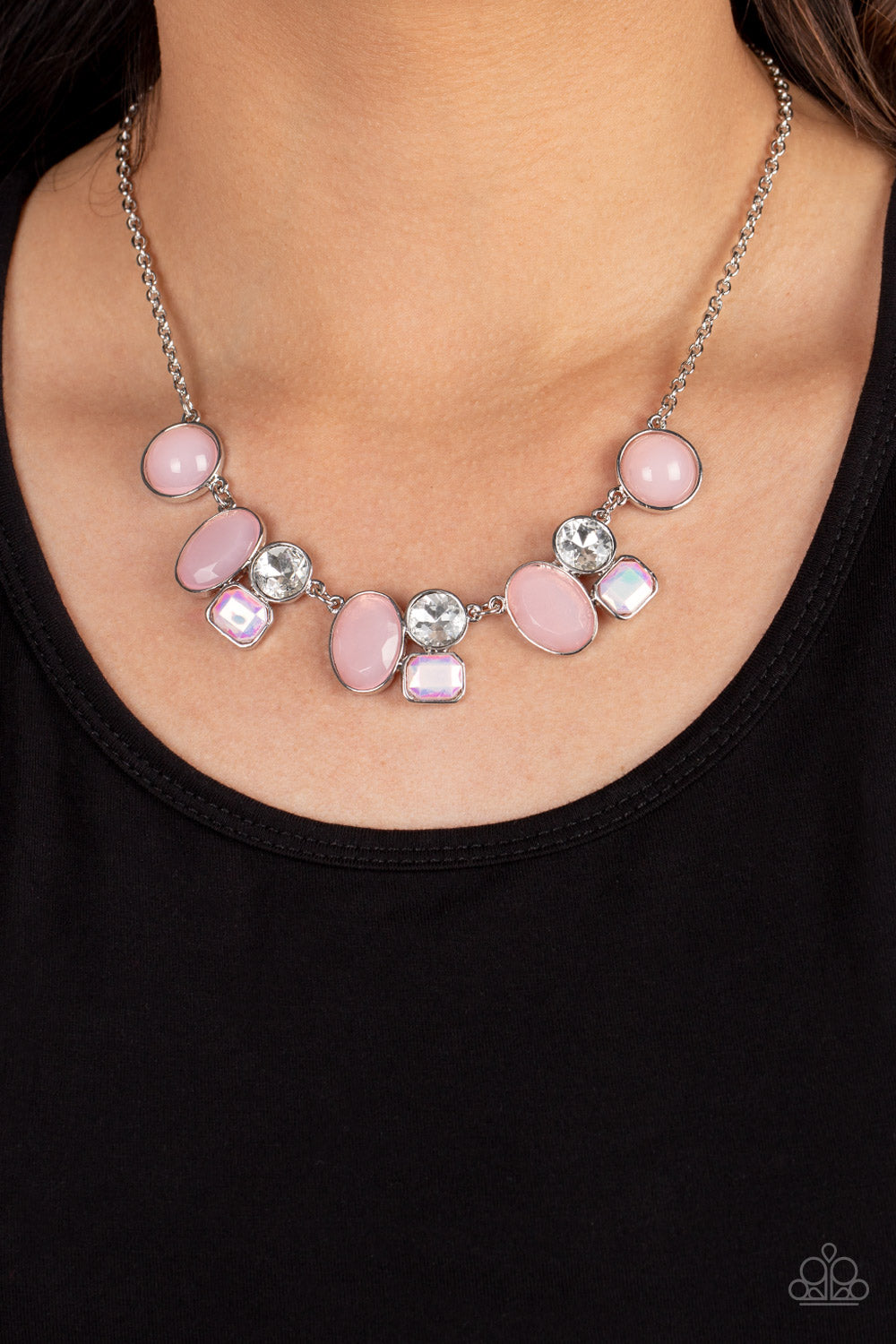 Fantasy World - pink - Paparazzi necklace