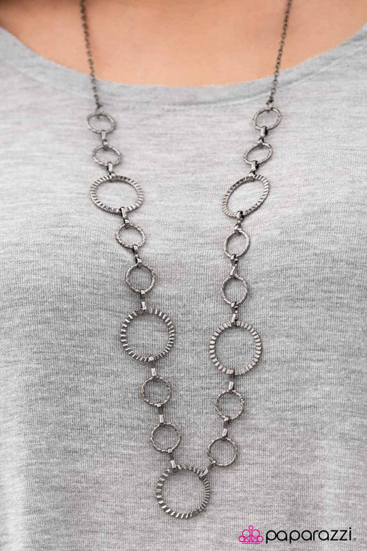 Fashion Revival - Paparazzi necklace