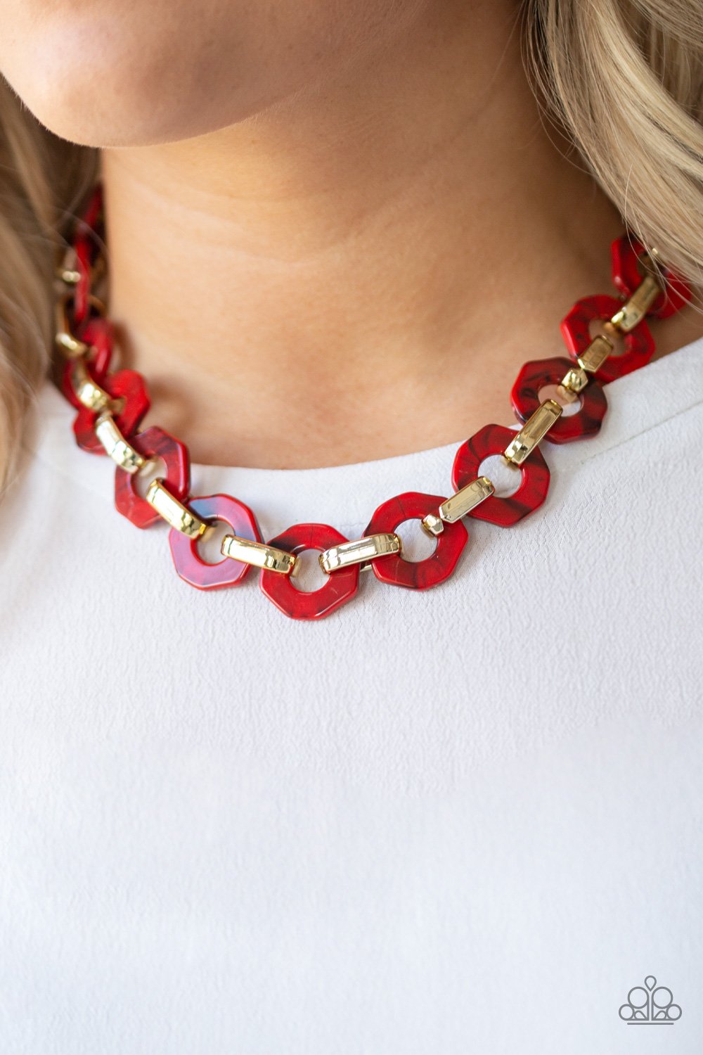 Fashionista Fever - red - Paparazzi necklace