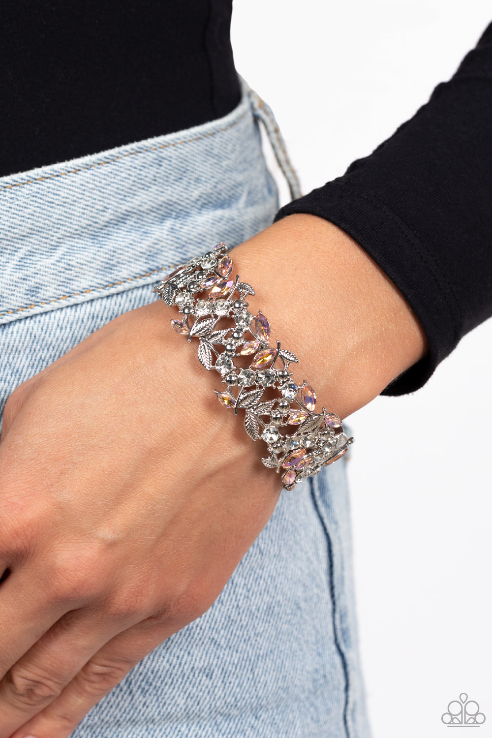 Feathered Finesse - orange - Paparazzi bracelet