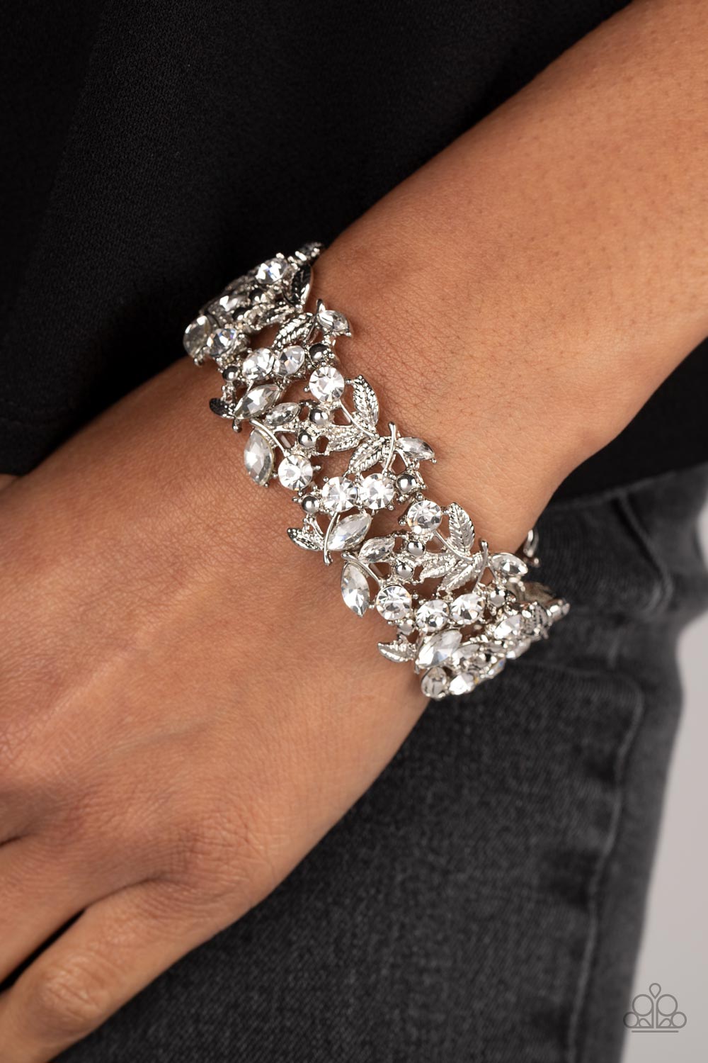Feathered Finesse -white - Paparazzi bracelet