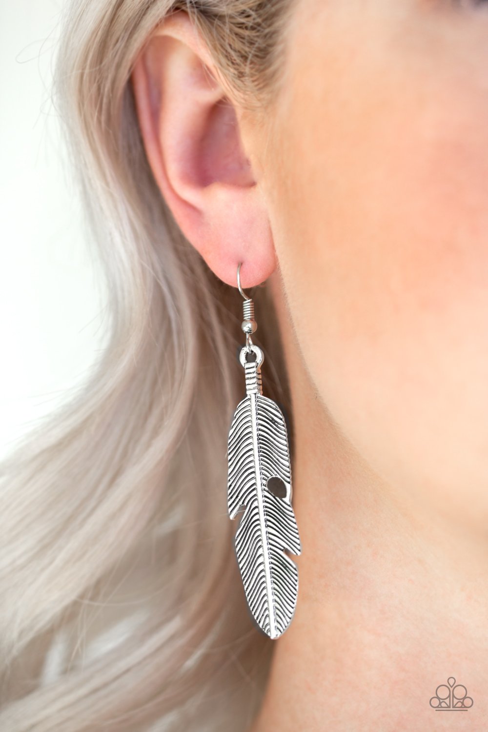 Feathers QUILL Fly - silver - Paparazzi earrings