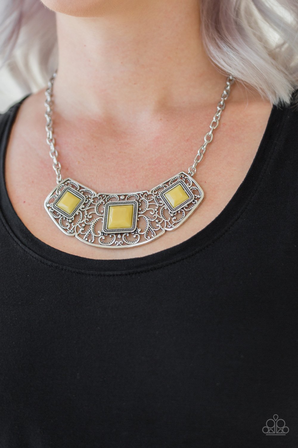 Feeling INDE-pendant - yellow - Paparazzi necklace