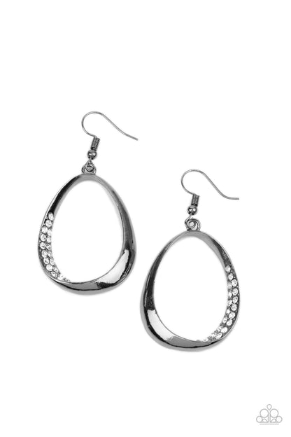 Fiercely Flauntable - black - Paparazzi earrings