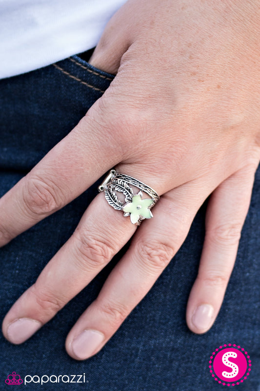 Fiji Fling - Green - Paparazzi ring