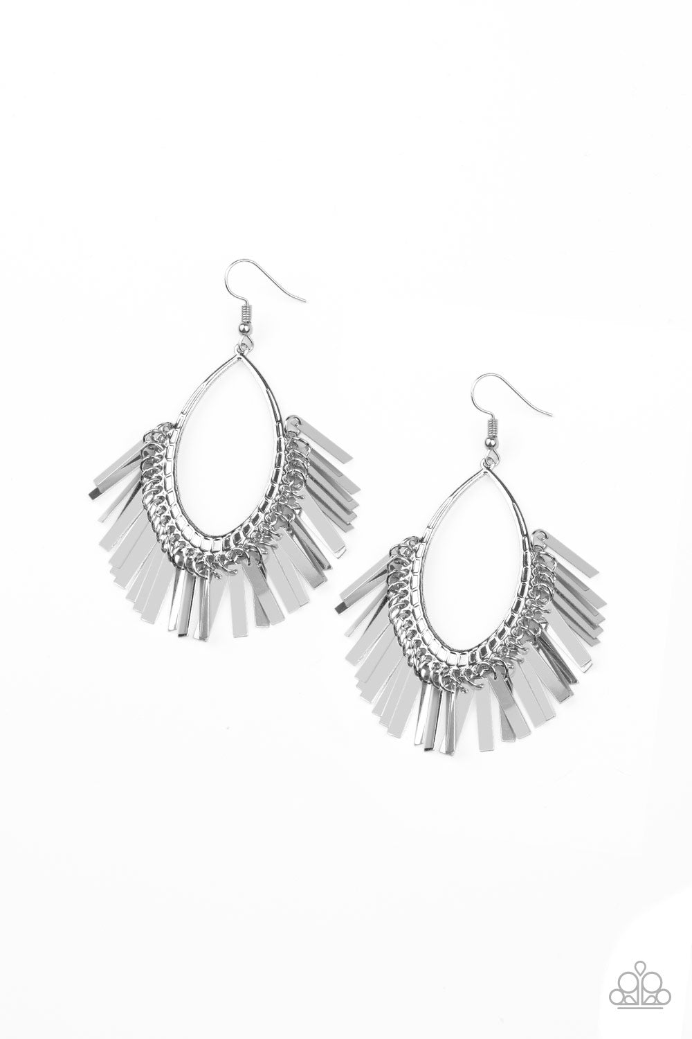 Fine Tuned Machine - silver - Paparazzi earrings
