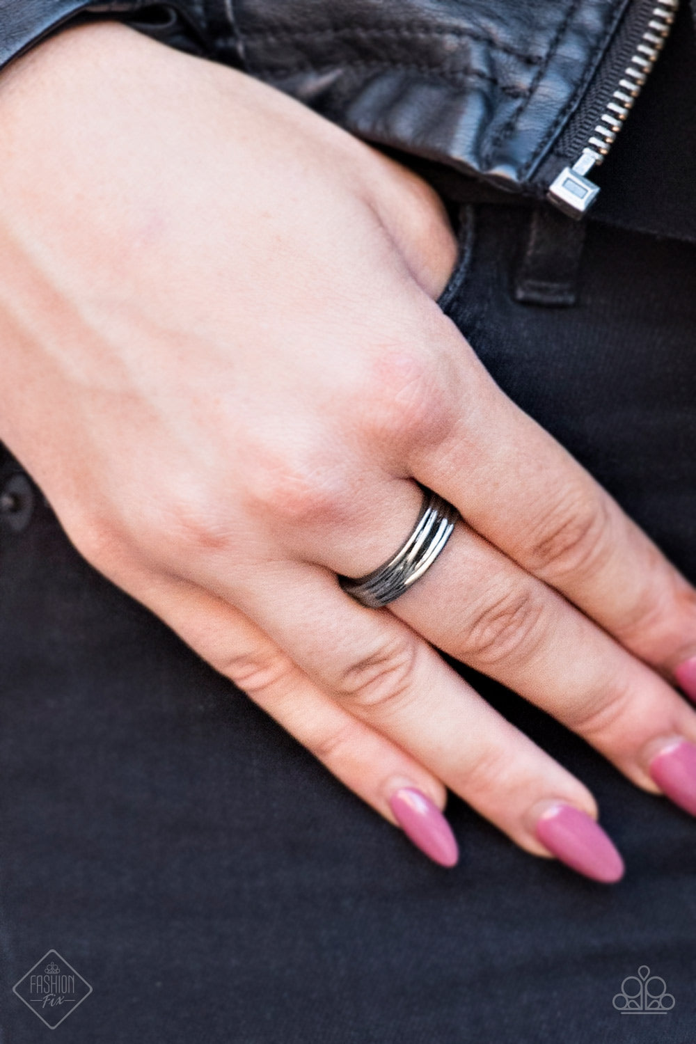 Fire Lines - black - Paparazzi ring