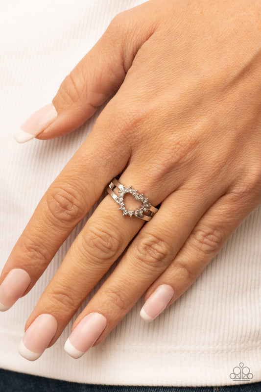 First Kisses - white - Paparazzi ring