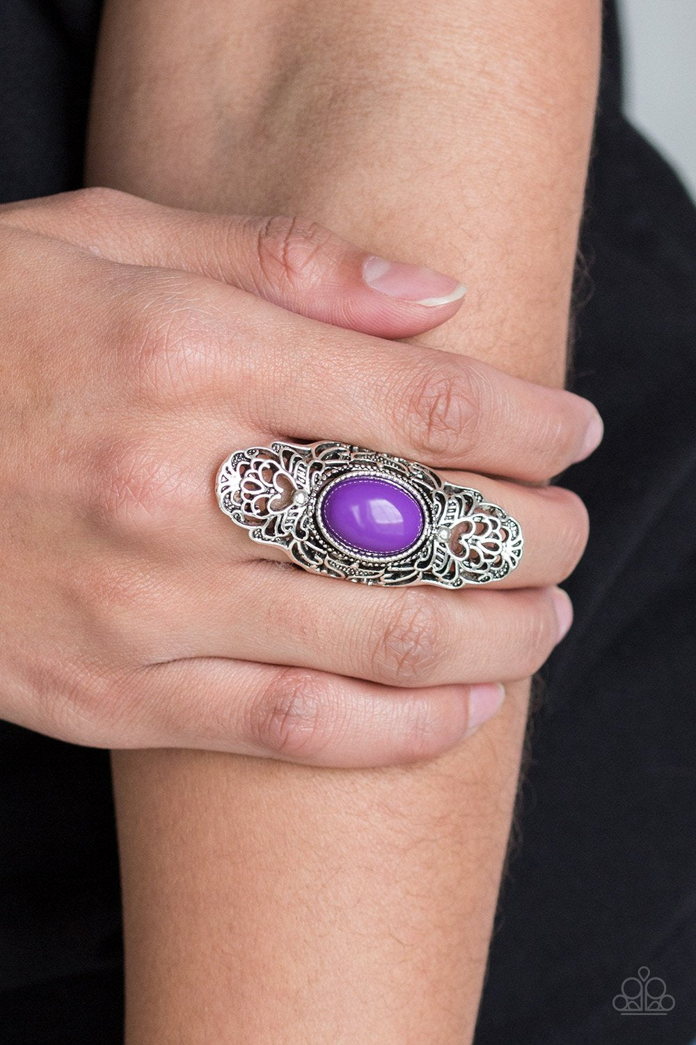 Flair for the Dramatic-purple-Paparazzi ring