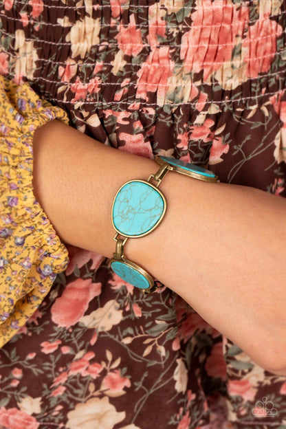 Flat Out Frontier - brass - Paparazzi bracelet