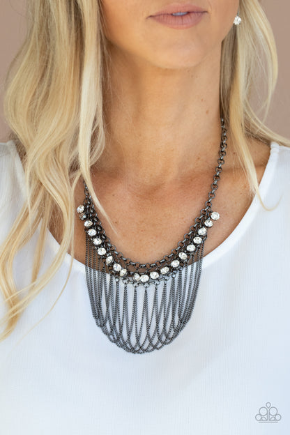 Flaunt Your Fringe - black - Paparazzi necklace