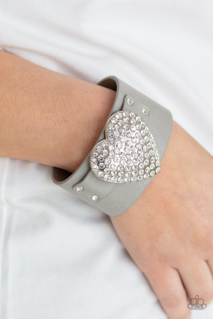 Flauntable Flirt - silver - Paparazzi bracelet