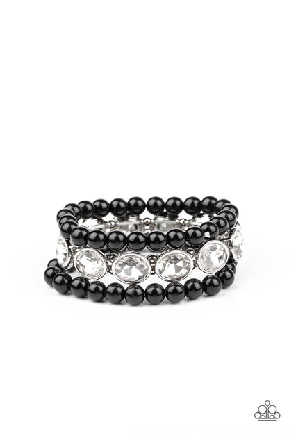 Flawlessy Flattering - black - Paparazzi bracelet