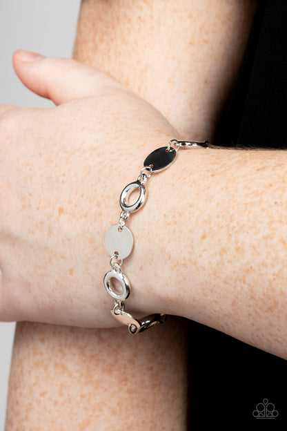 Fleek Fleet - silver - Paparazzi bracelet