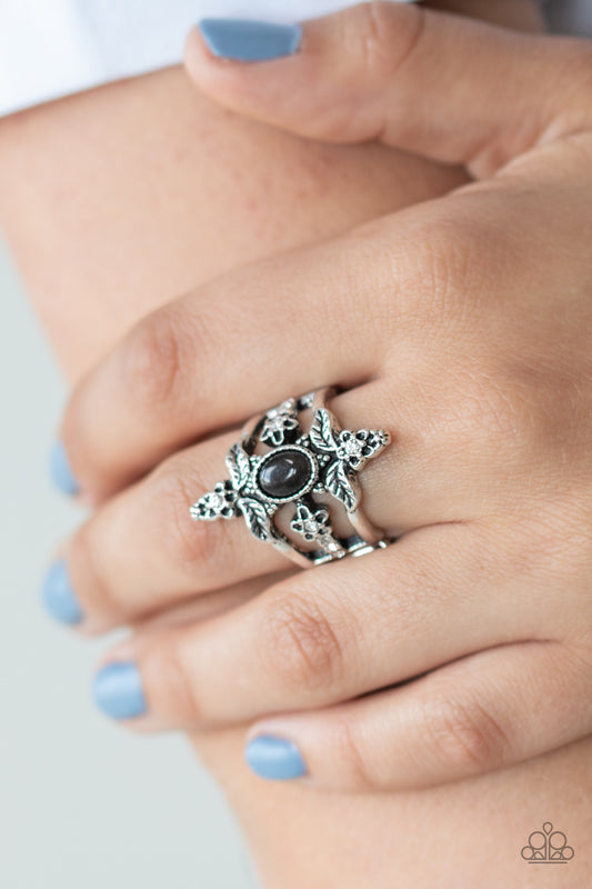 Fleur de Fancy - black - Paparazzi ring