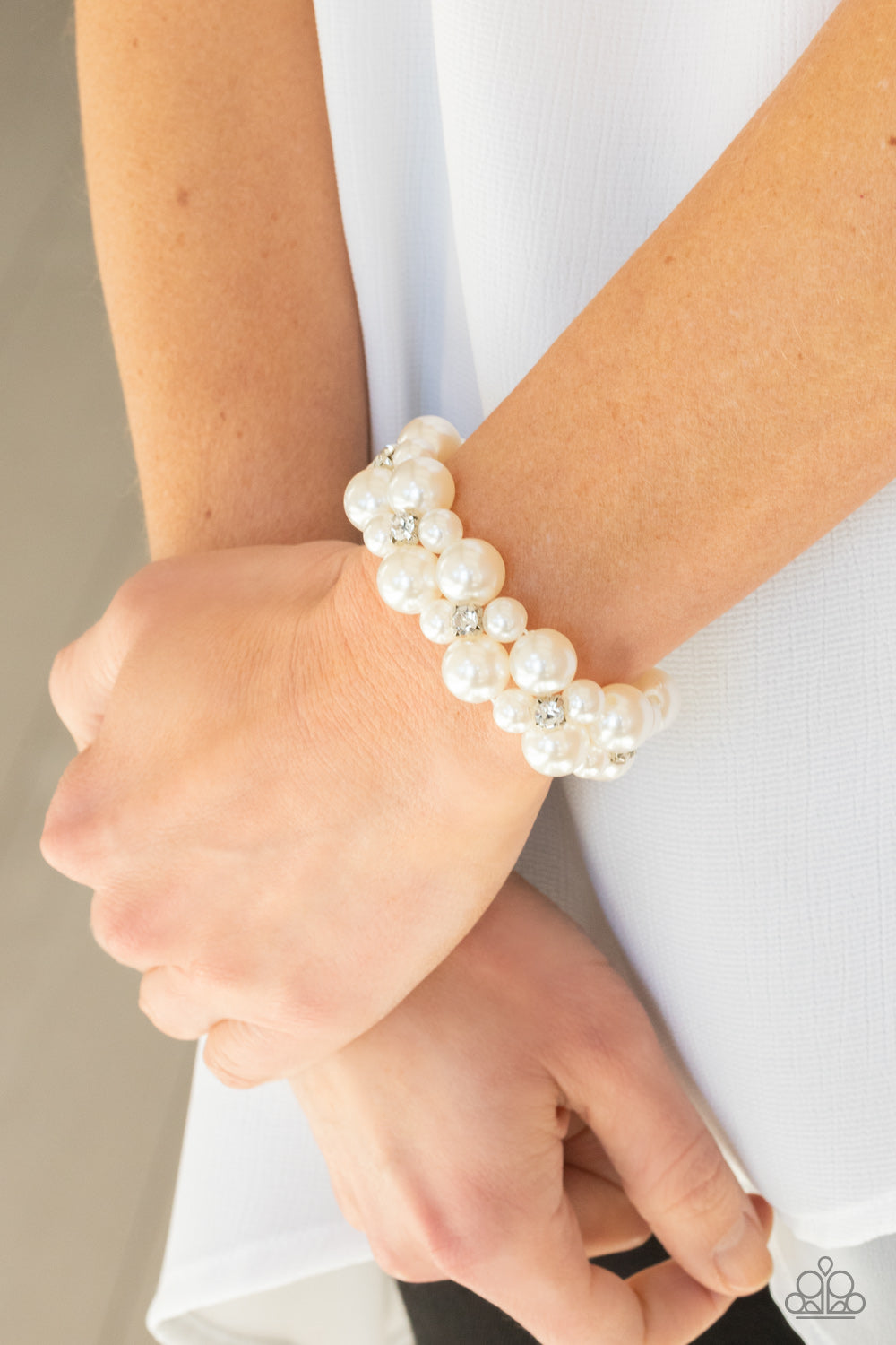Flirt Alert - white - Paparazzi bracelet