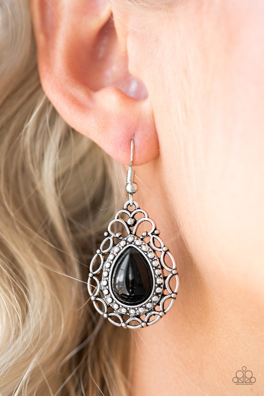 Flirty Finesse - black - Paparazzi earrings
