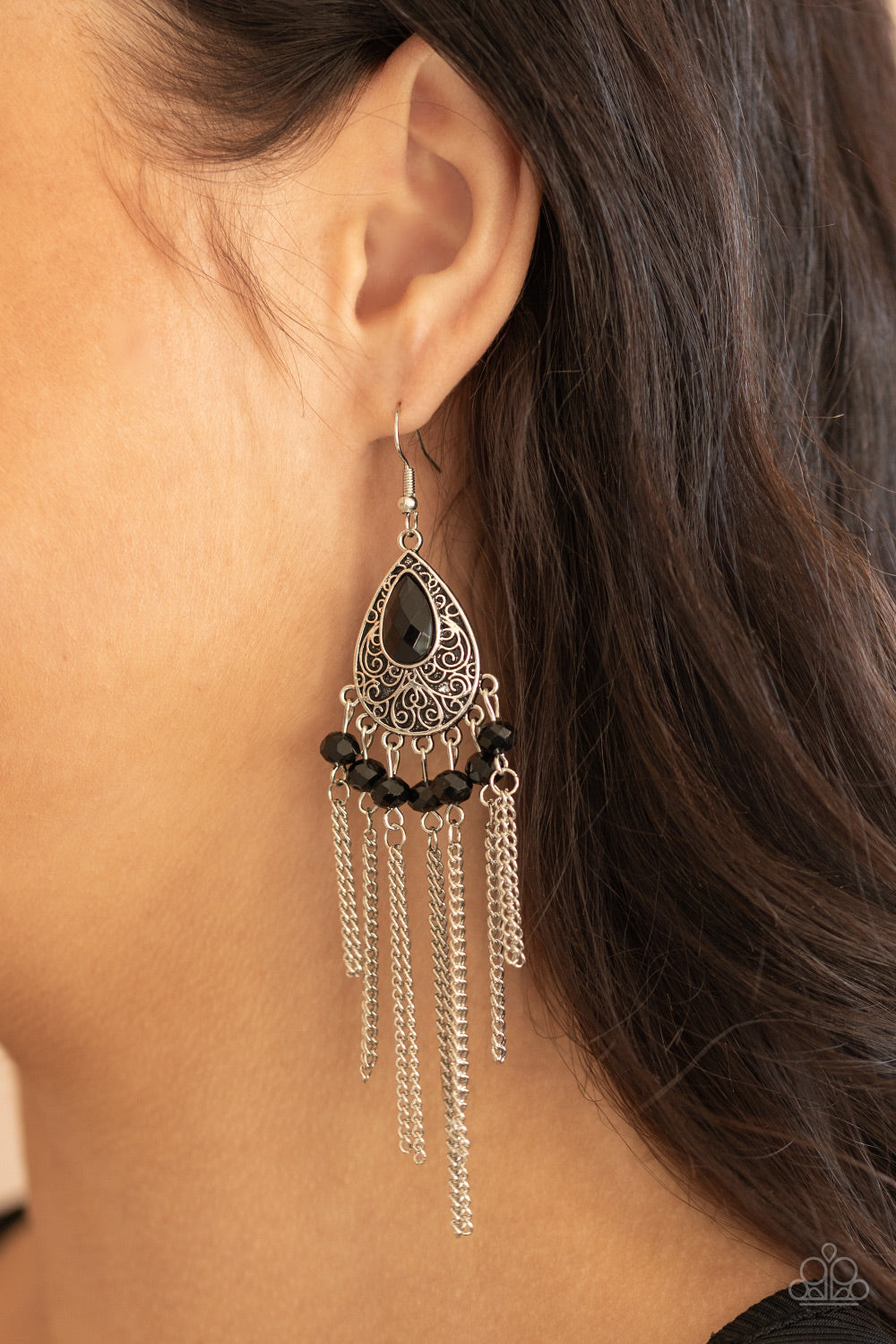 Floating on HEIR - black - Paparazzi earrings