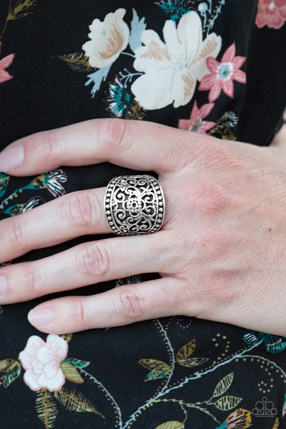 Floral Finale - silver - Paparazzi ring