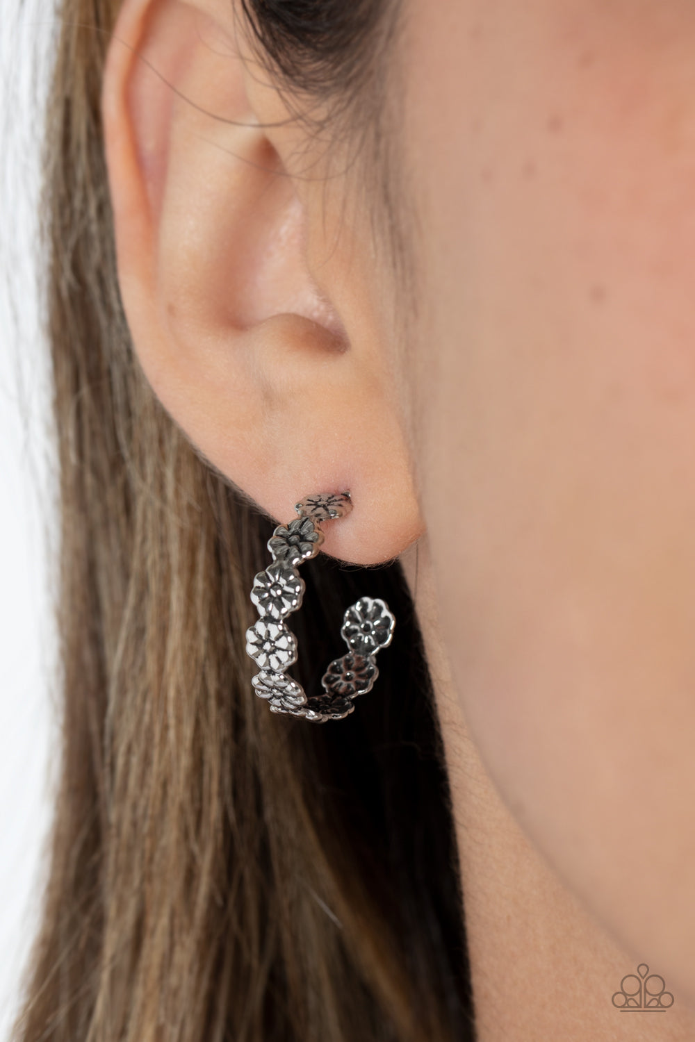 Floral Fad - silver - Paparazzi earrings