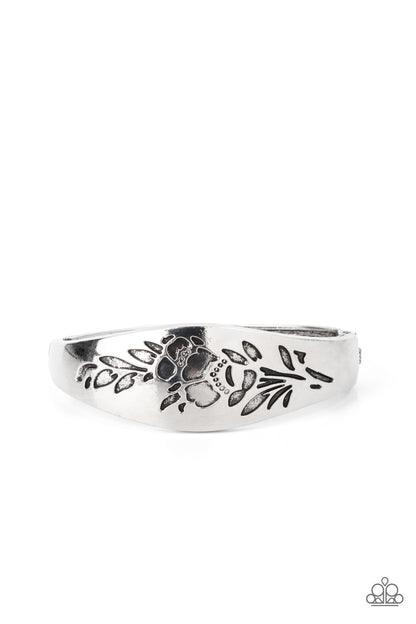 Fond of Florals - silver - Paparazzi bracelet